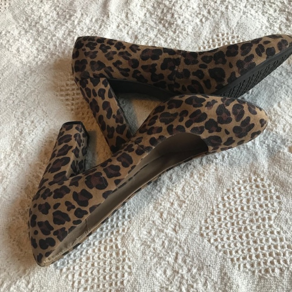 Cheetah Print Mossimo Block Heel 10 Barely Worn - image 3